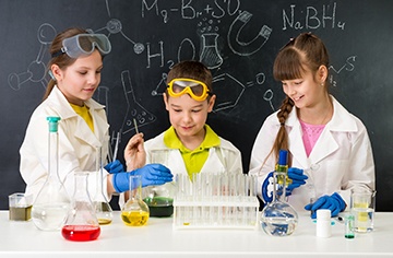 kid chemists.jpg